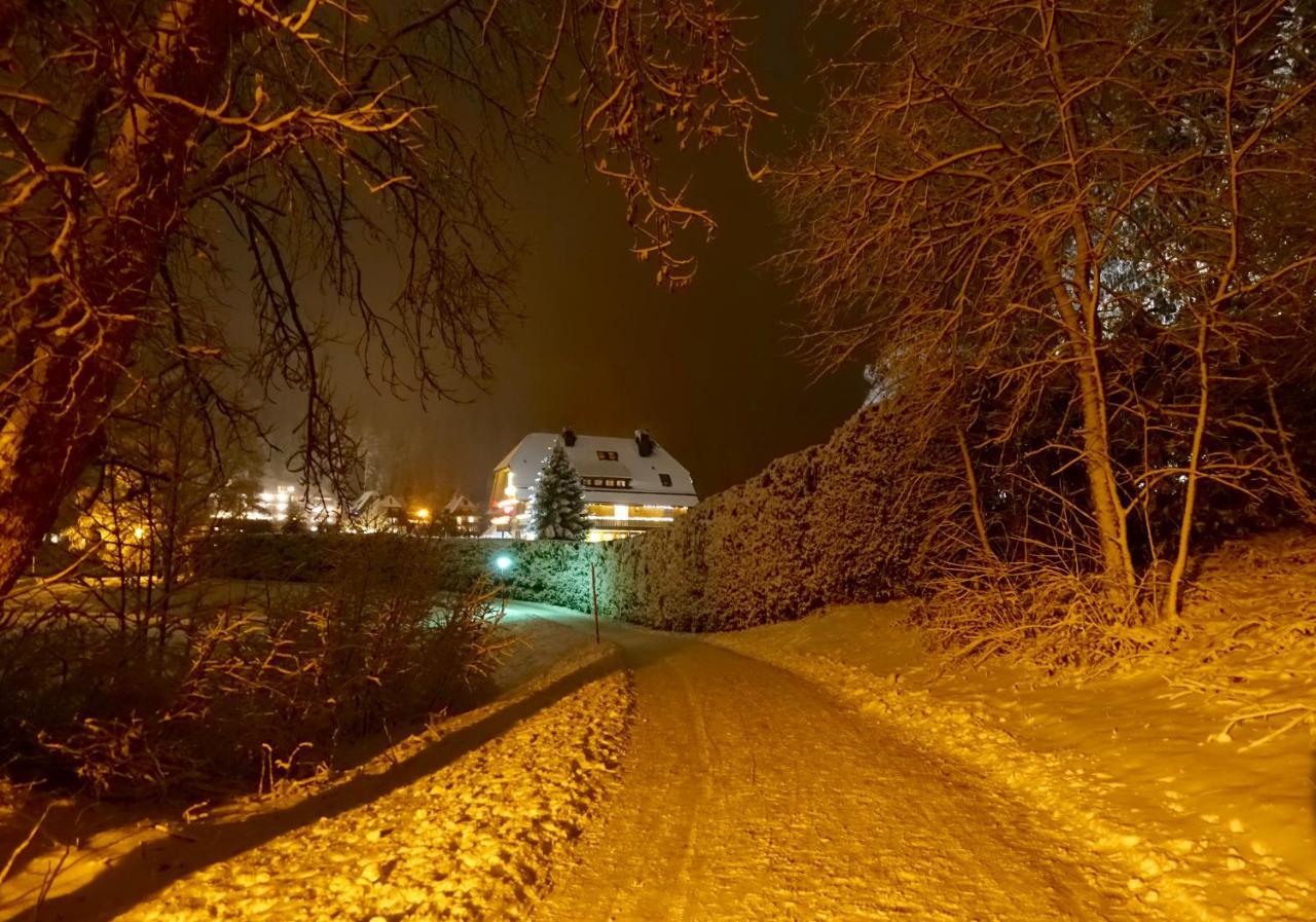 Hollhouse - Bed & Breakfast Hinterzarten Esterno foto